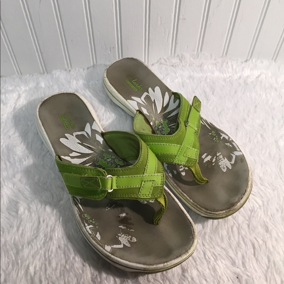clarks flip flops green